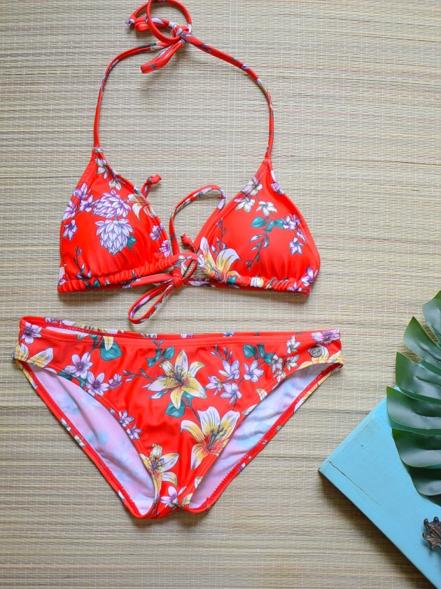 Bikini floral de tres piezas